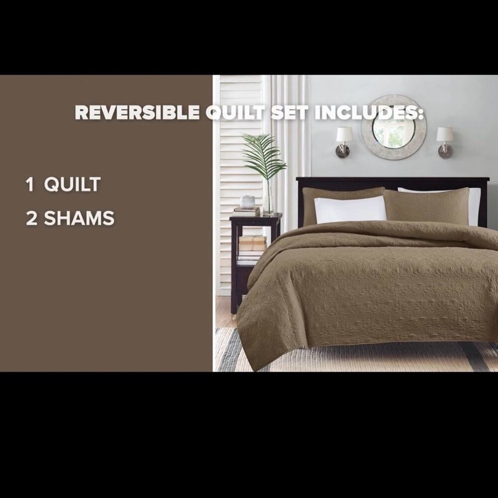 King quilt bedspread with pillow shams
